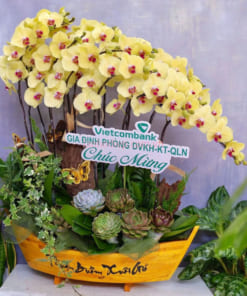 Ý nghĩa chiếc thuyền hoa lan hồ điệp vàng 15 cành